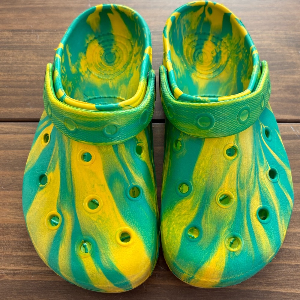 Green And Yellow Tie Dye Rubber Slip-On Clogs 8 (38)